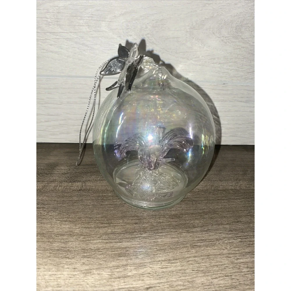 Glass‎ Ornament with flower on the inside